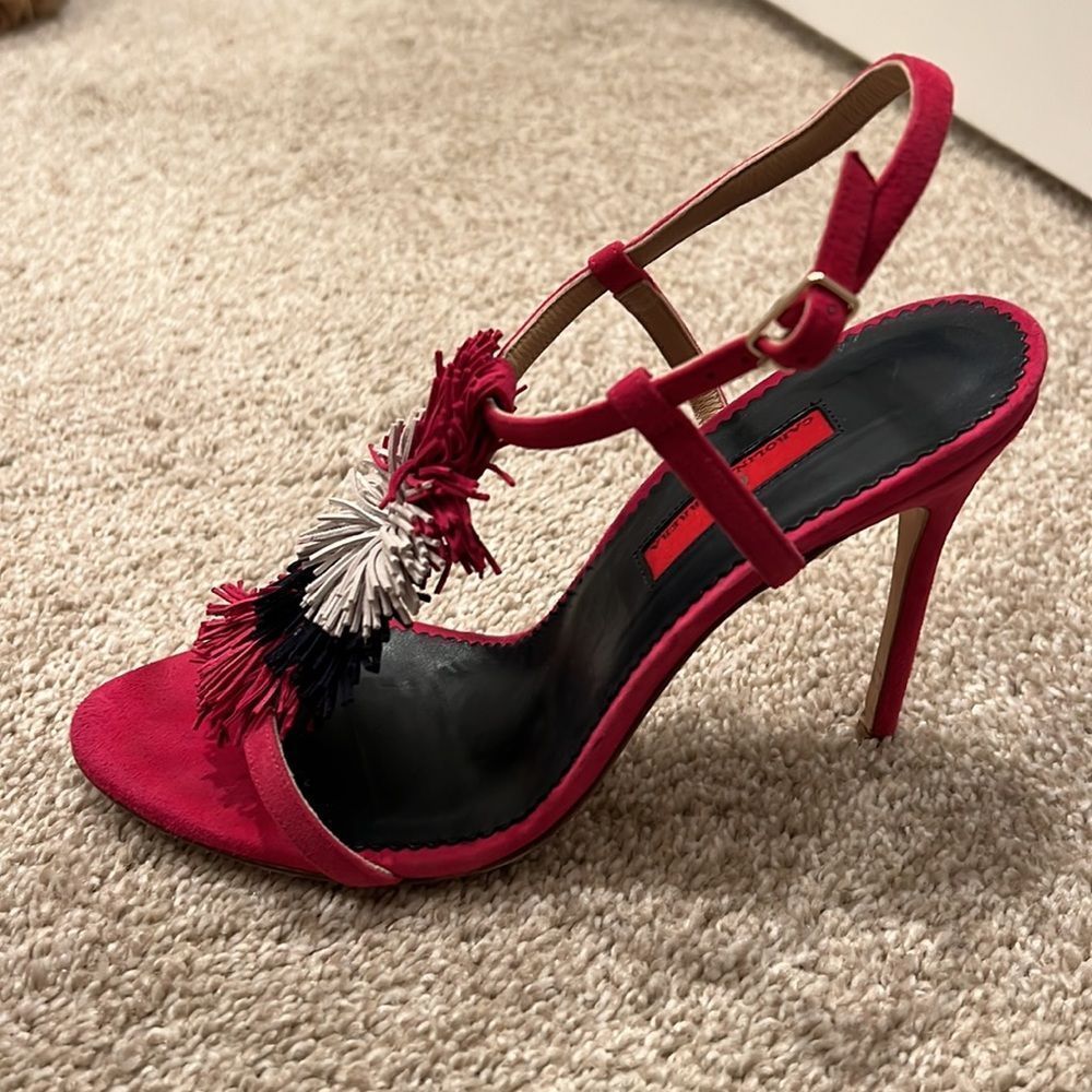 Heels - Picture 4 of 7